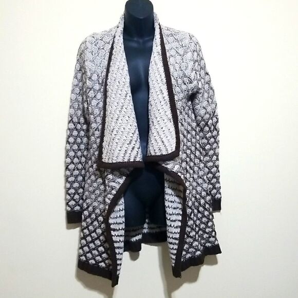 Time & Tru White and Black Cardigan Sweater Sz Medium - Picture 3 of 8